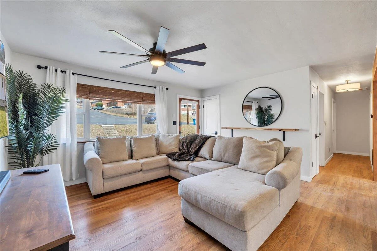 951 Hartsook BLVD - Photo 4