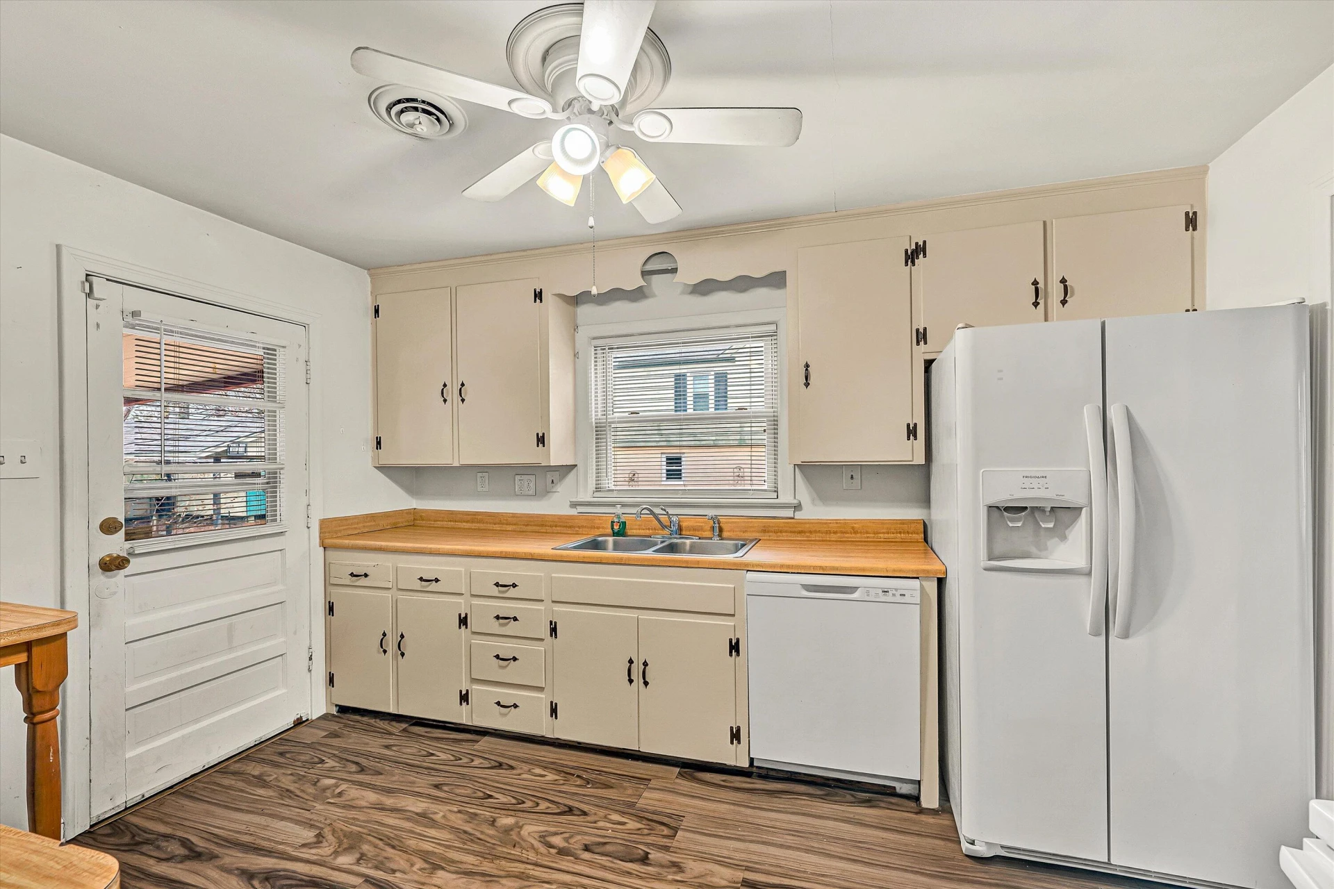 3625 Brandywine AVE - Photo 9