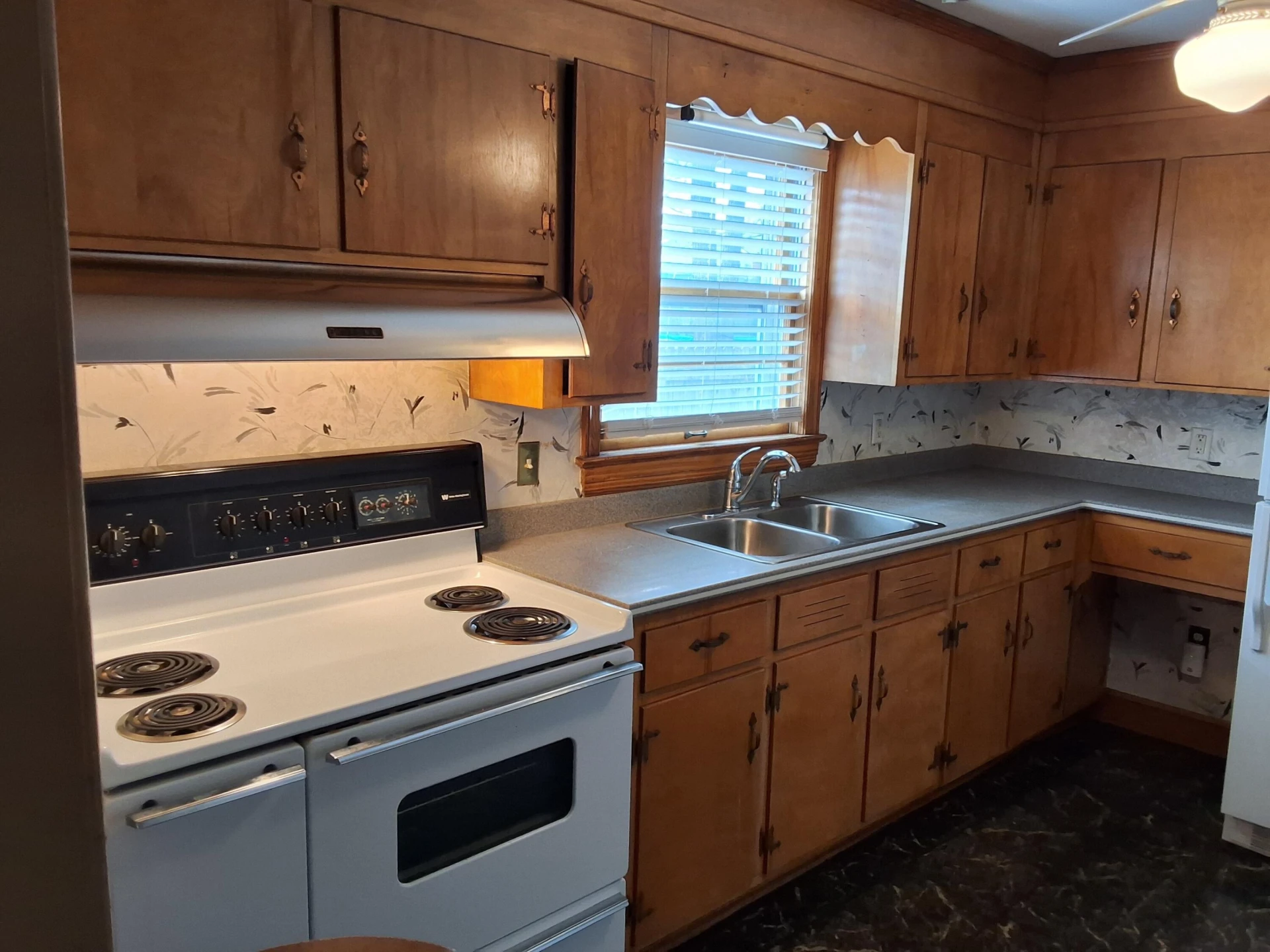 2639 Edgewood ST - Photo 4