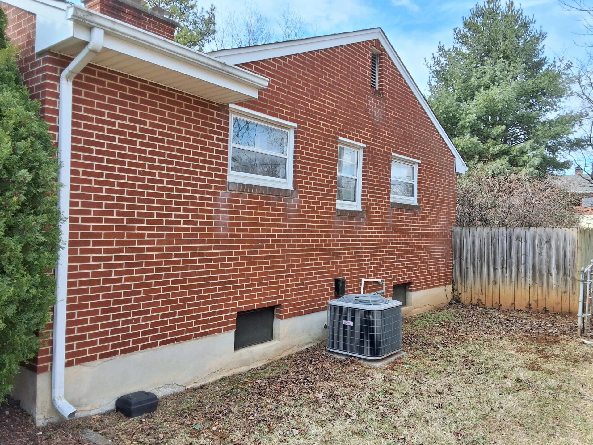2639 Edgewood ST - Photo 9
