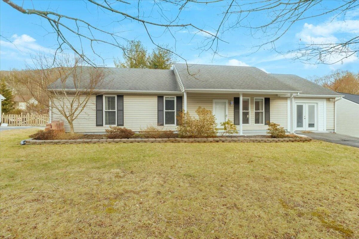 4735 Ichabod CIR
