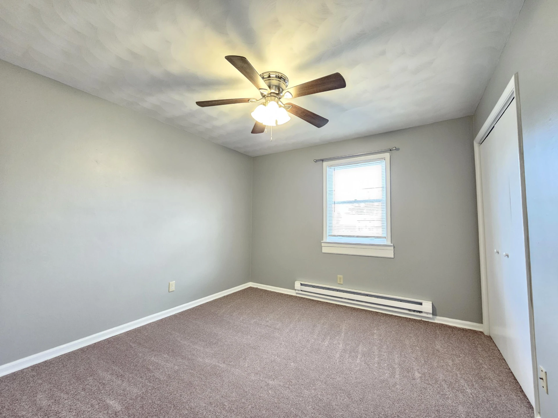 1622 Roanoke AVE - Photo 11