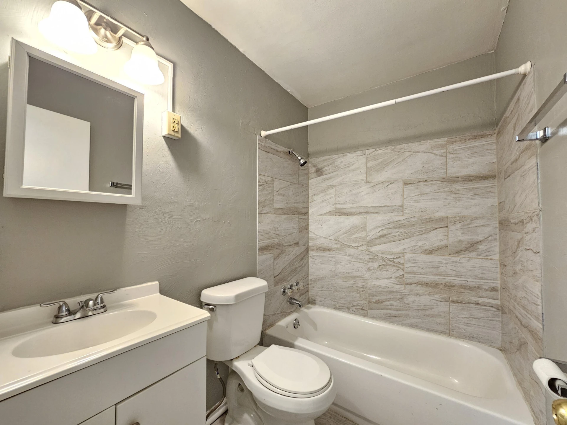 1622 Roanoke AVE - Photo 12