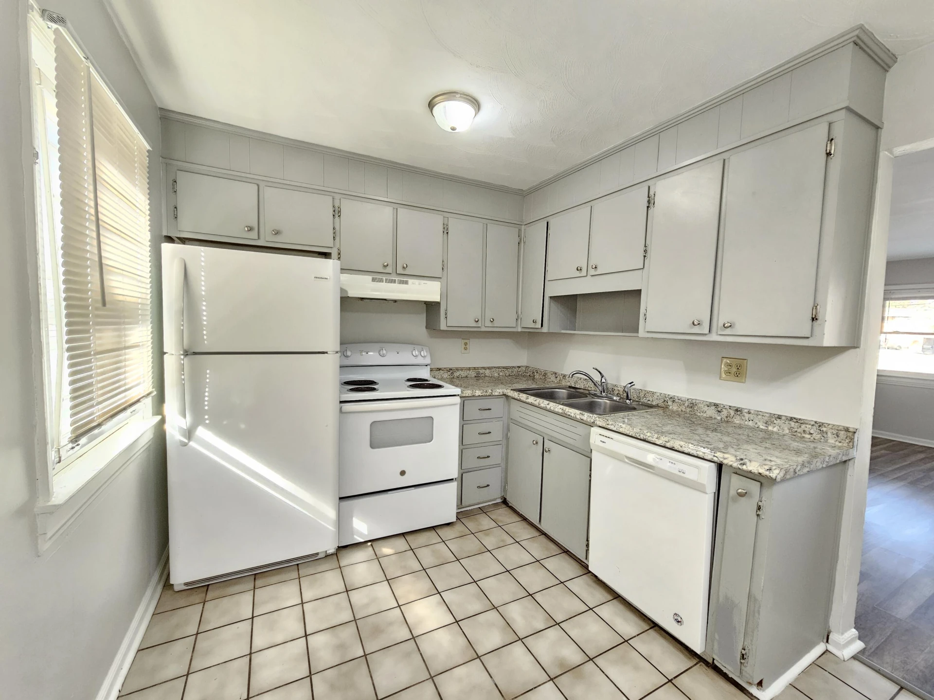 1622 Roanoke AVE - Photo 23