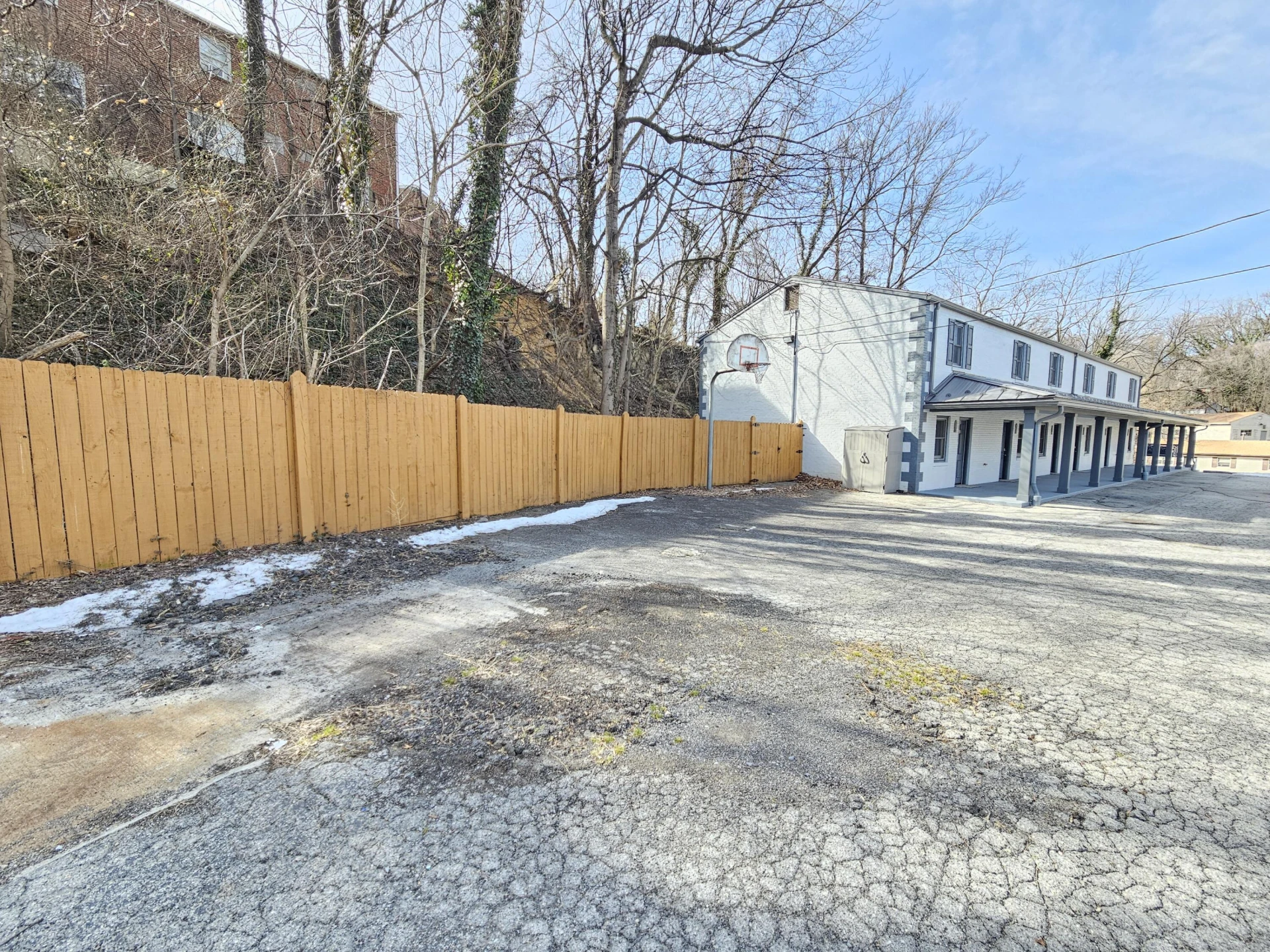 1622 Roanoke AVE - Photo 3