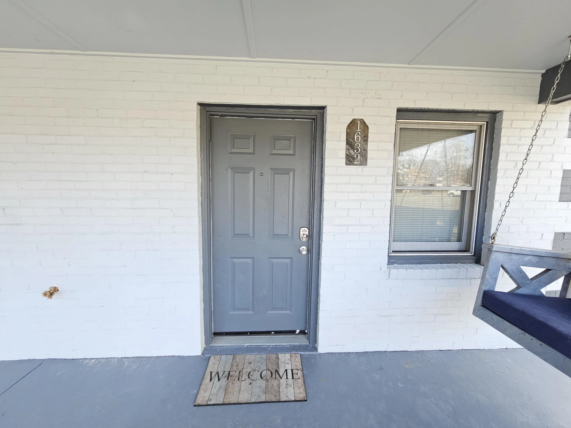 1622 Roanoke AVE - Photo 5