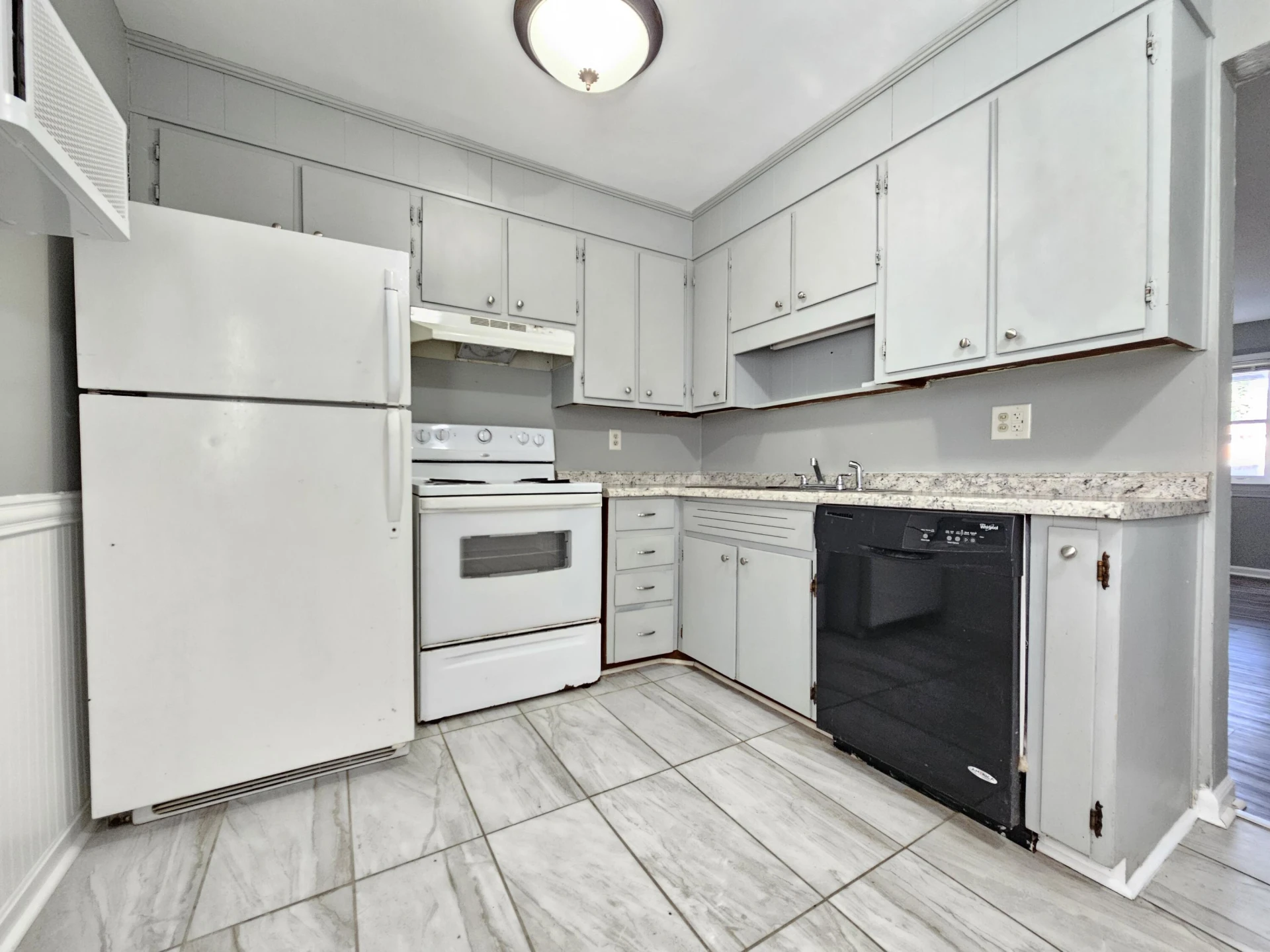 1622 Roanoke AVE - Photo 7