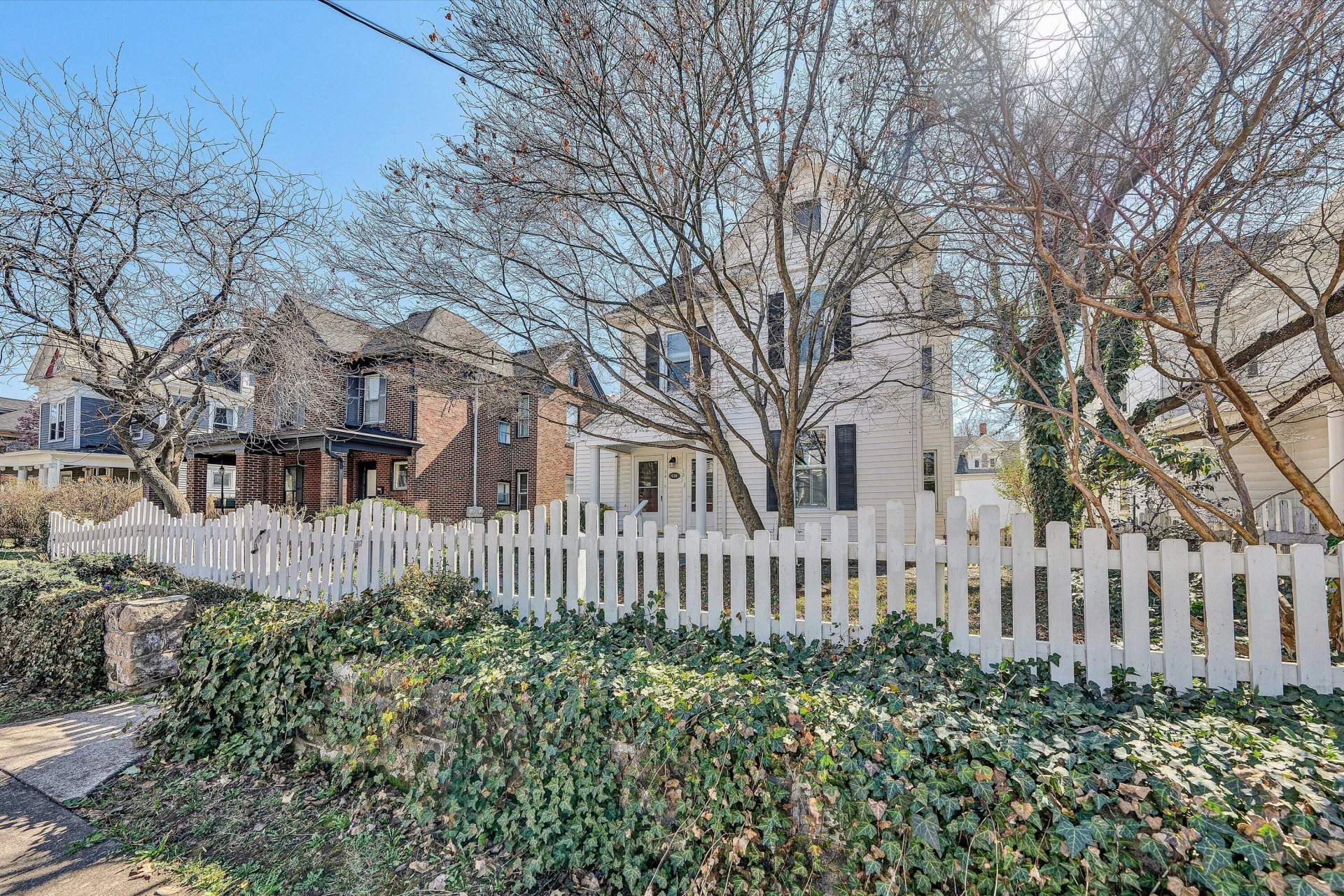 430 Allison AVE - Photo 9