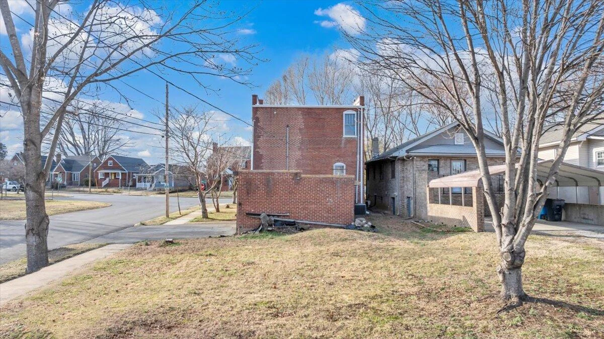 1101 Montrose AVE - Photo 29