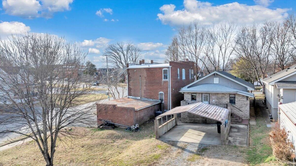 1101 Montrose AVE - Photo 30