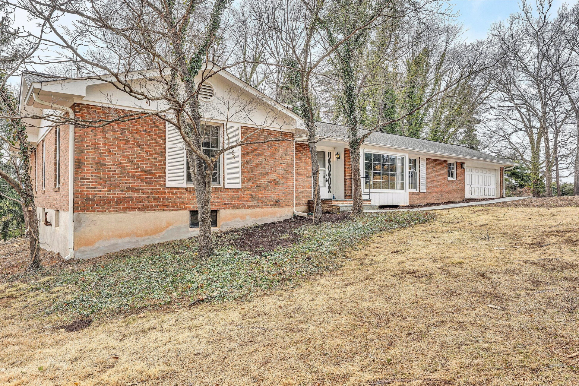 3751 Londonderry DR - Photo 5