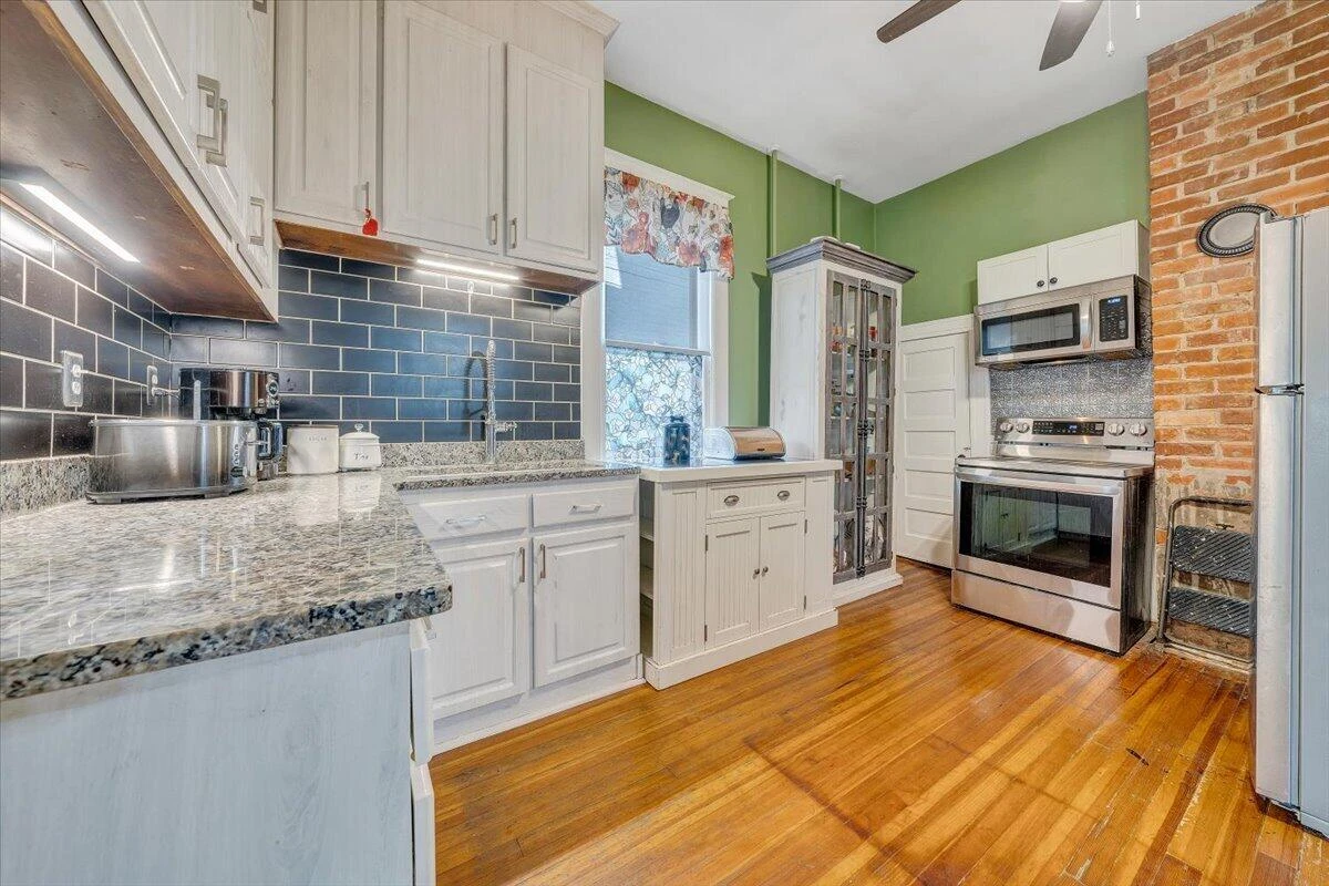 1307 Maple AVE - Photo 34