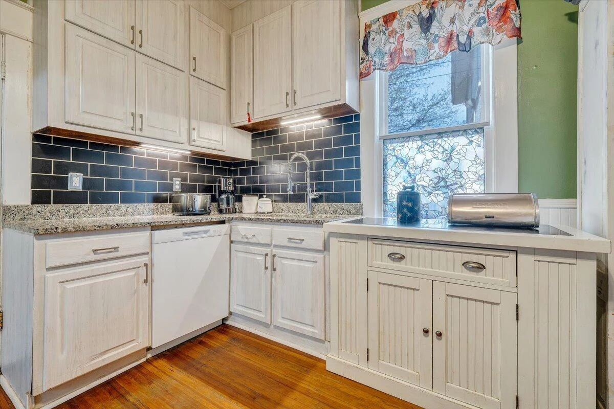 1307 Maple AVE - Photo 36