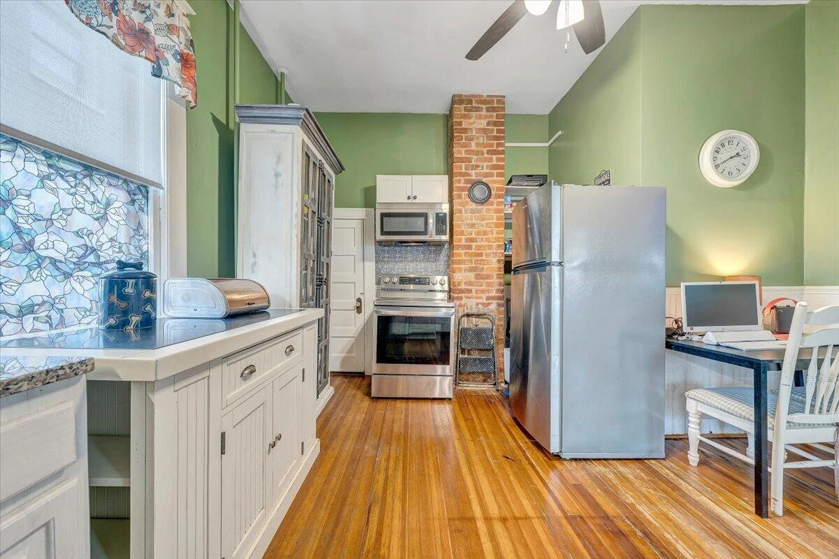 1307 Maple AVE - Photo 37