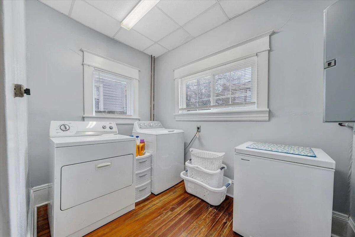 1307 Maple AVE - Photo 38