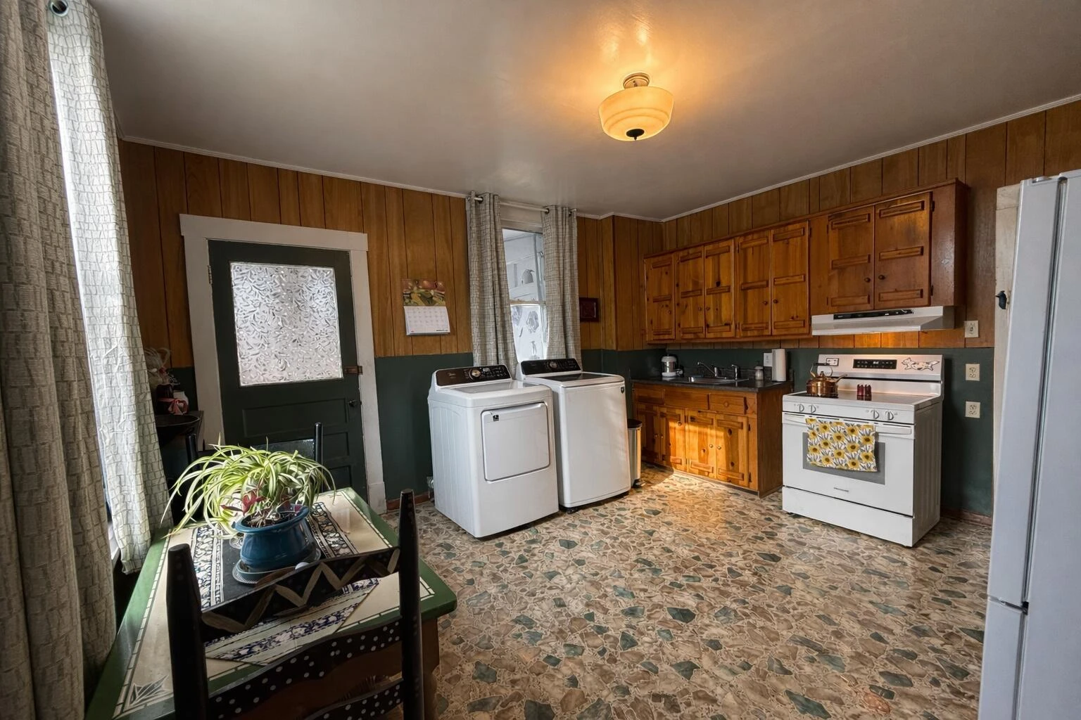 120 Ridgway ST - Photo 11