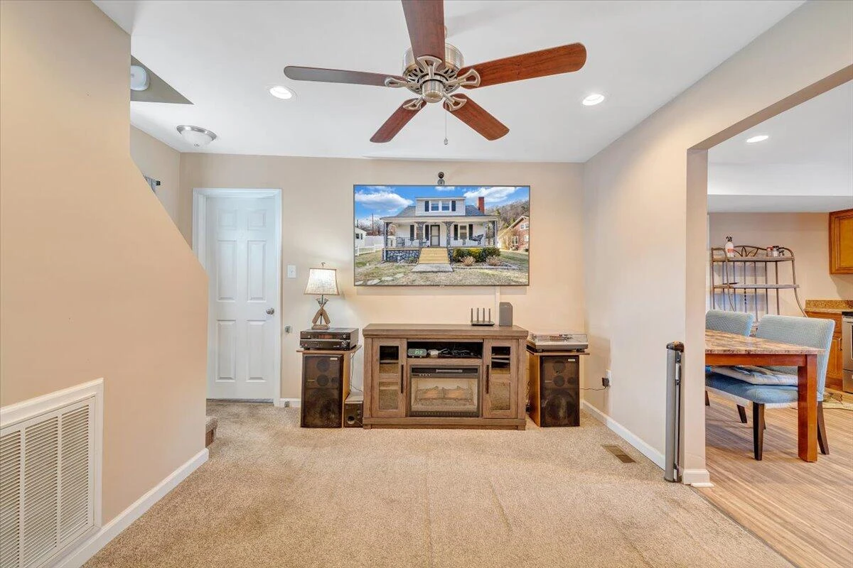 2721 Garden City BLVD - Photo 10