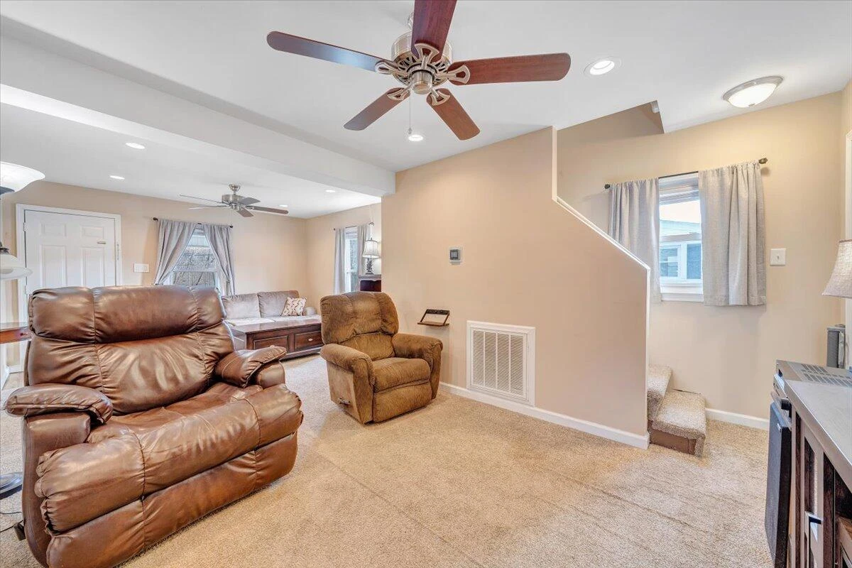 2721 Garden City BLVD - Photo 11