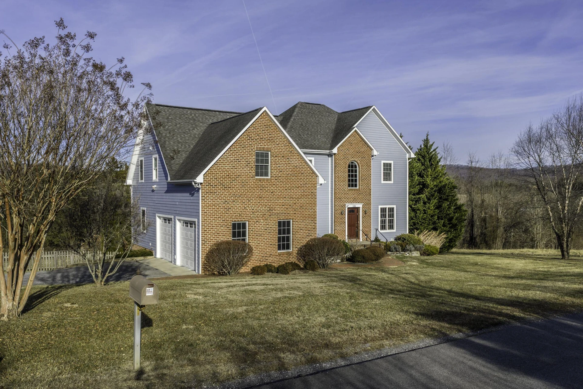 120 Skyhigh LN