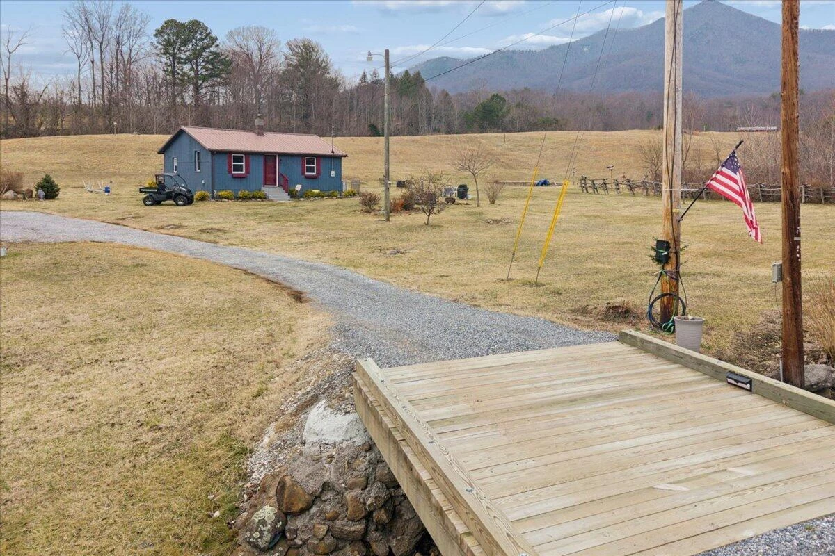 7392 Peaks RD - Photo 14