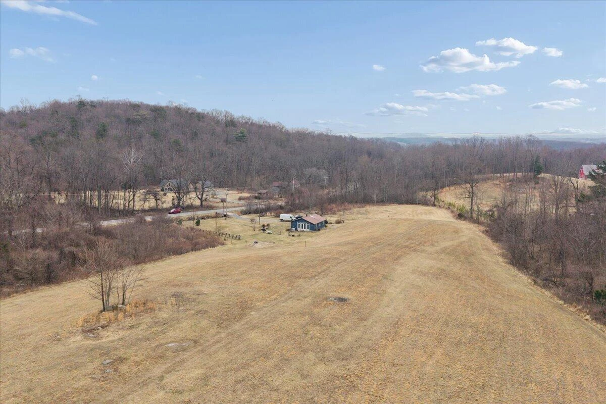 7392 Peaks RD - Photo 37