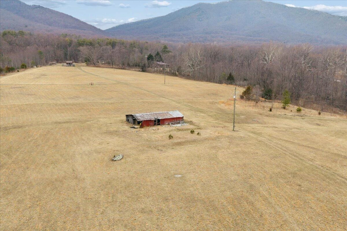 7392 Peaks RD - Photo 5