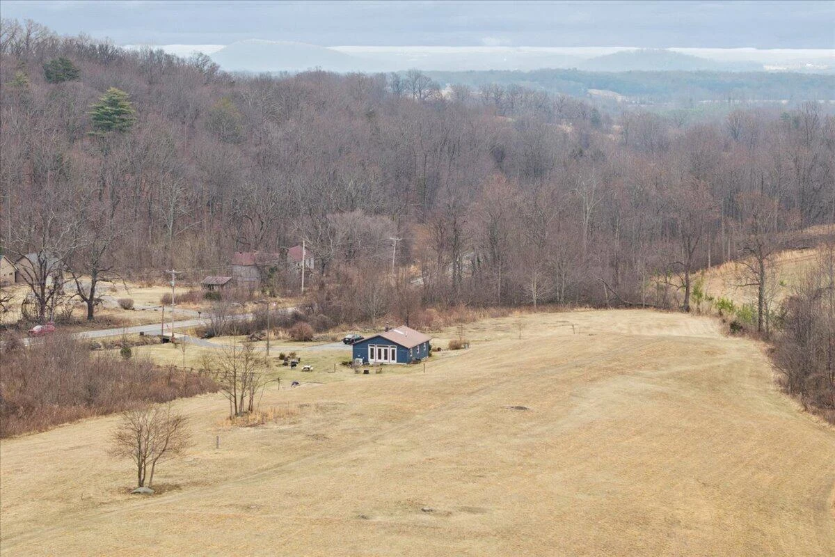 7392 Peaks RD - Photo 8
