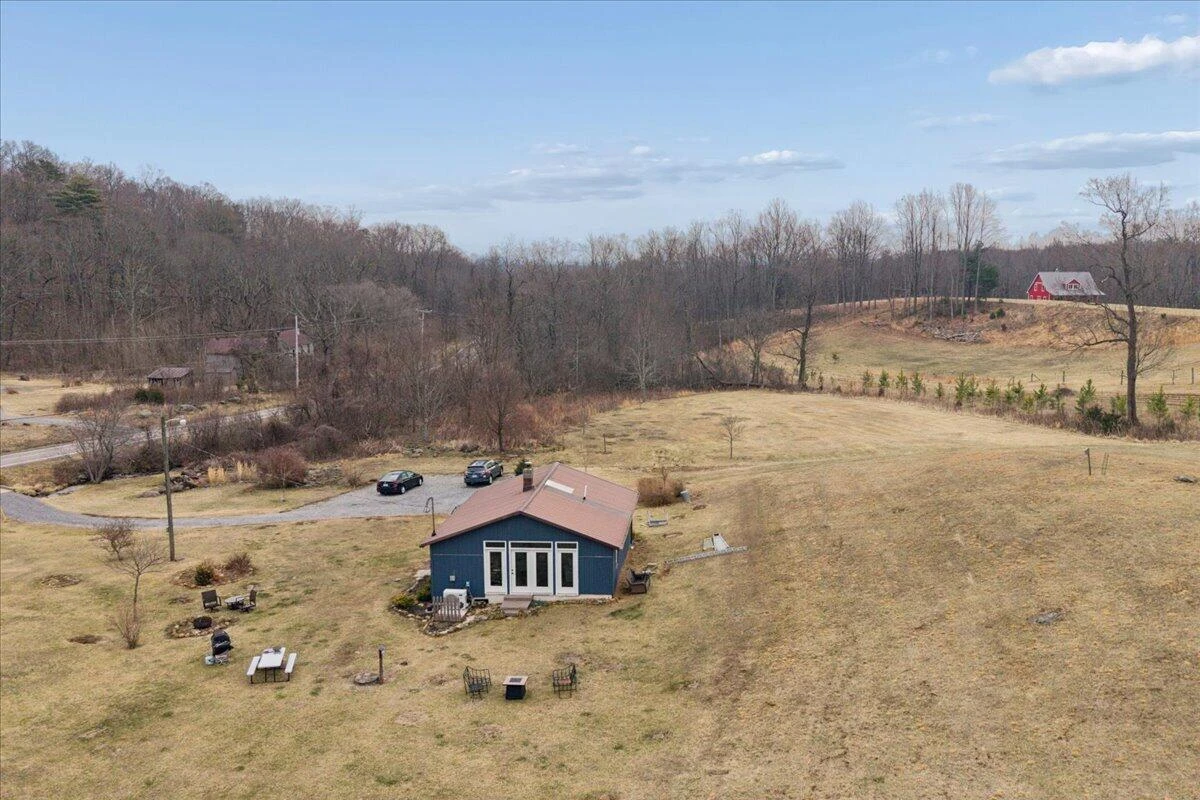 7392 Peaks RD - Photo 9