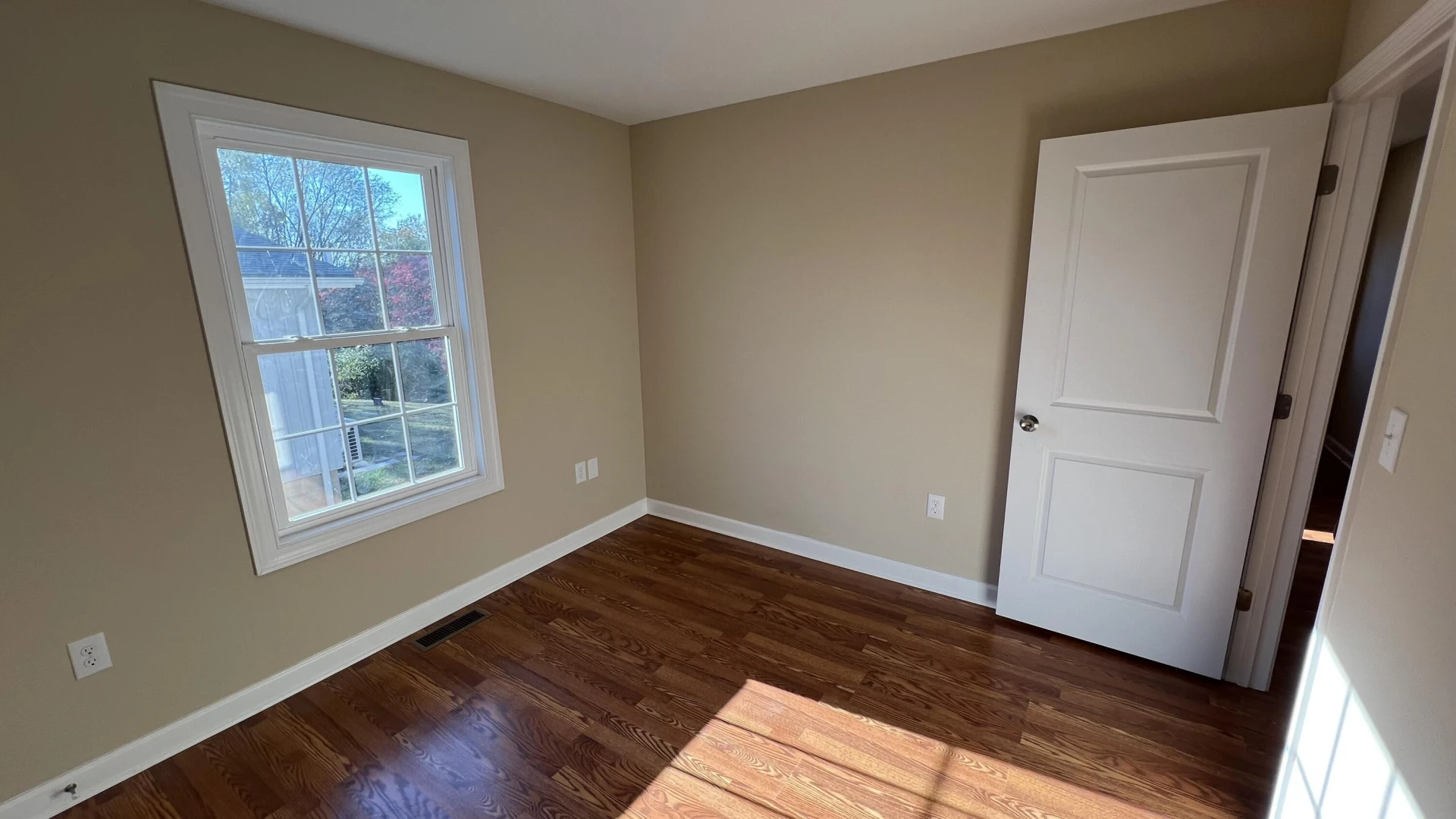 1710 Wallace AVE - Photo 10