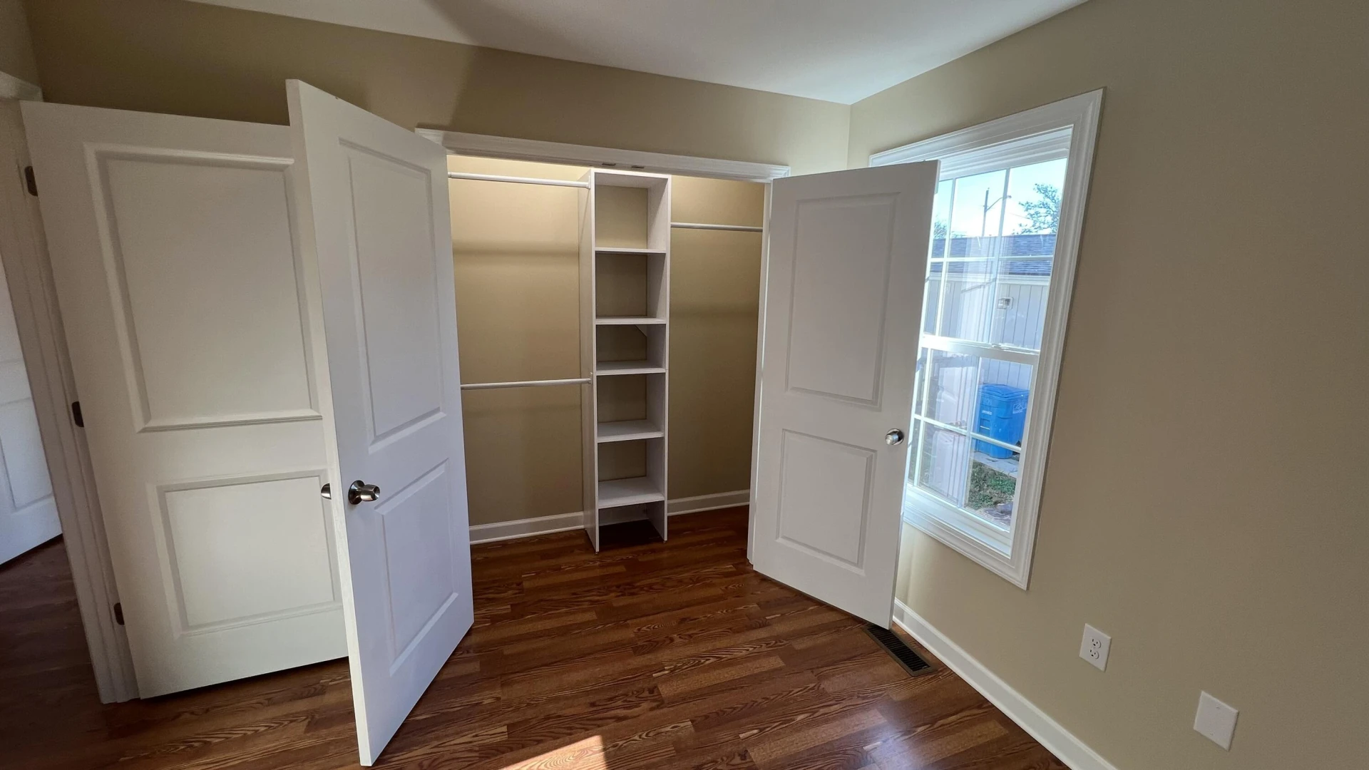 1710 Wallace AVE - Photo 13