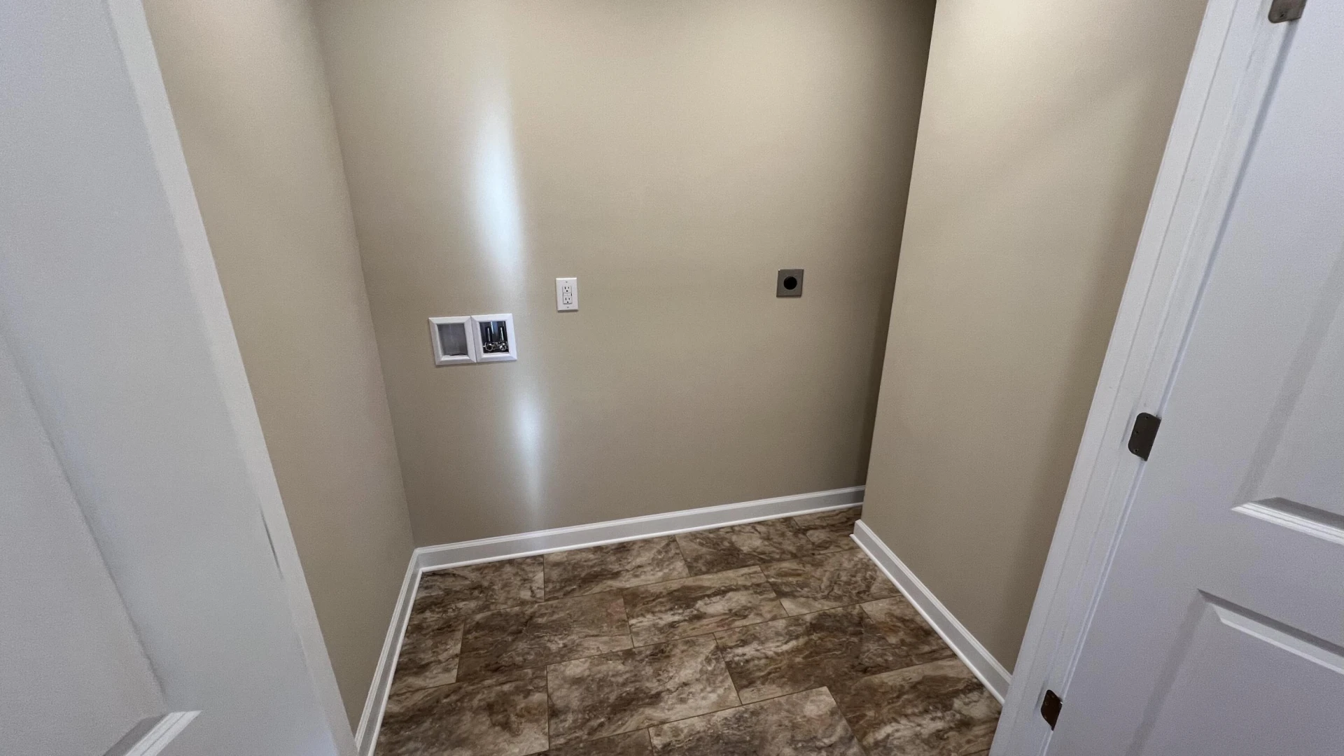1710 Wallace AVE - Photo 15