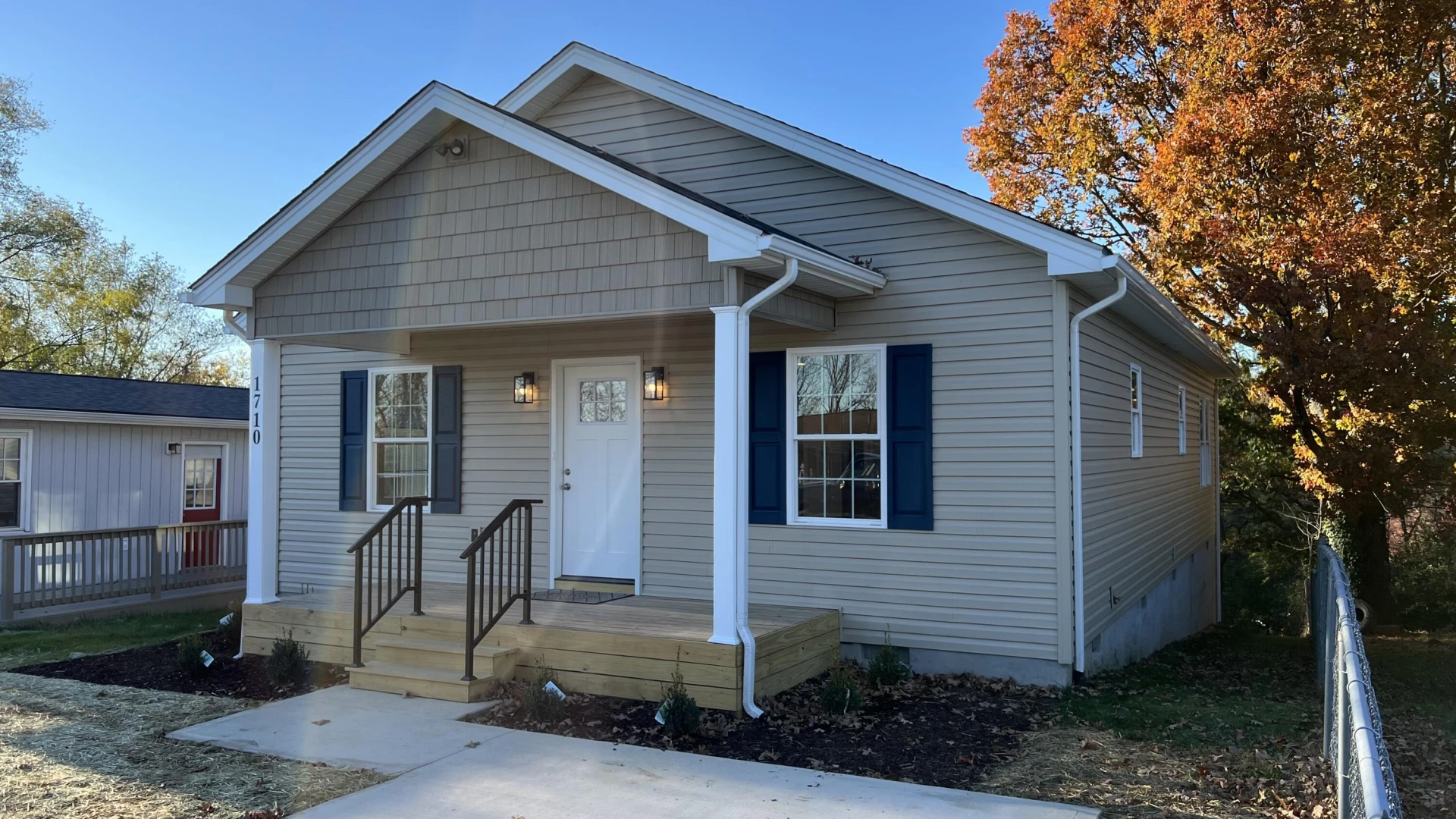 1710 Wallace AVE - Photo 17