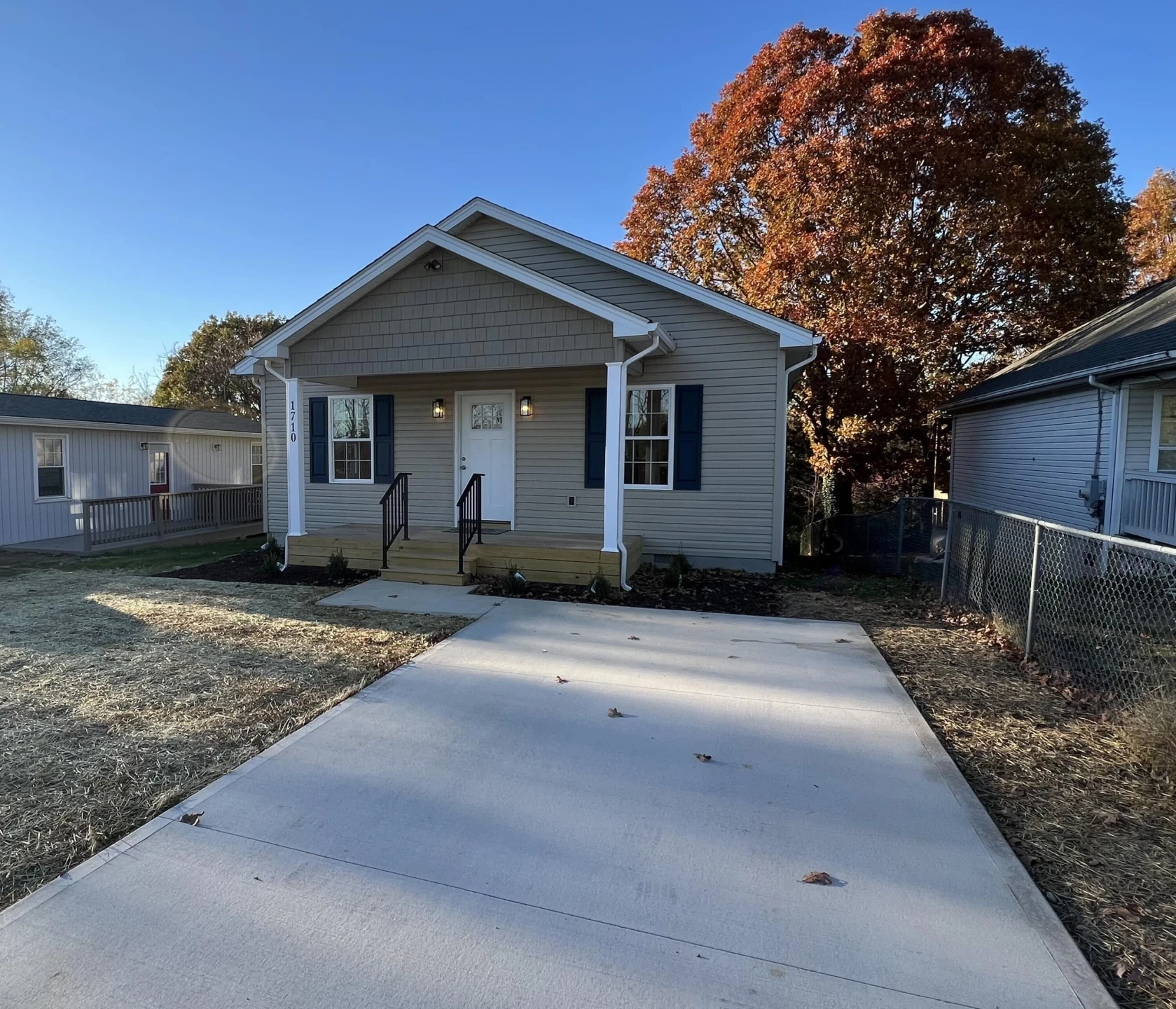 1710 Wallace AVE - Photo 18
