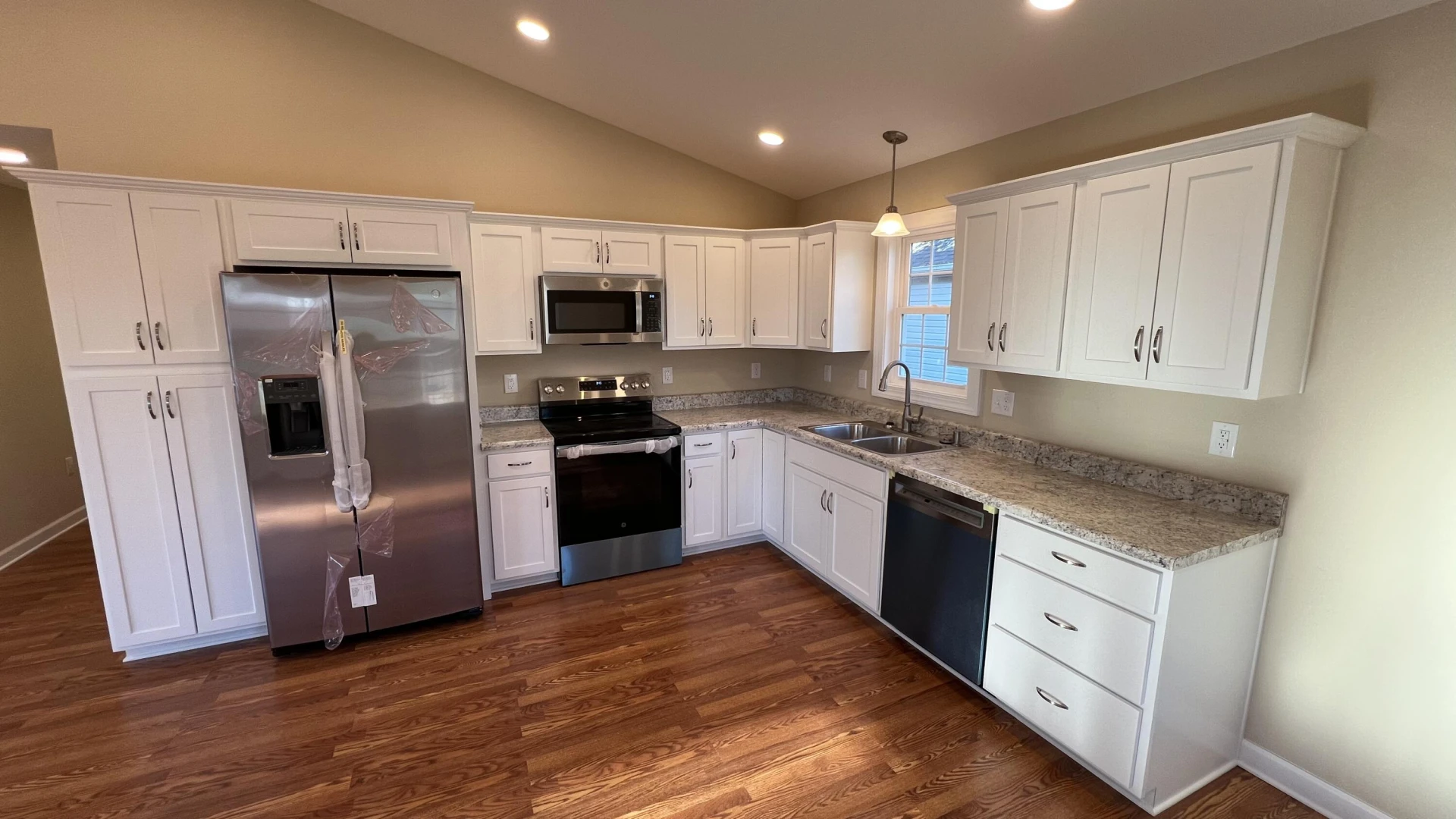 1710 Wallace AVE - Photo 2
