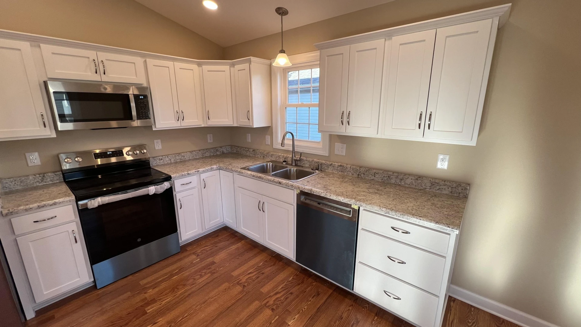 1710 Wallace AVE - Photo 4