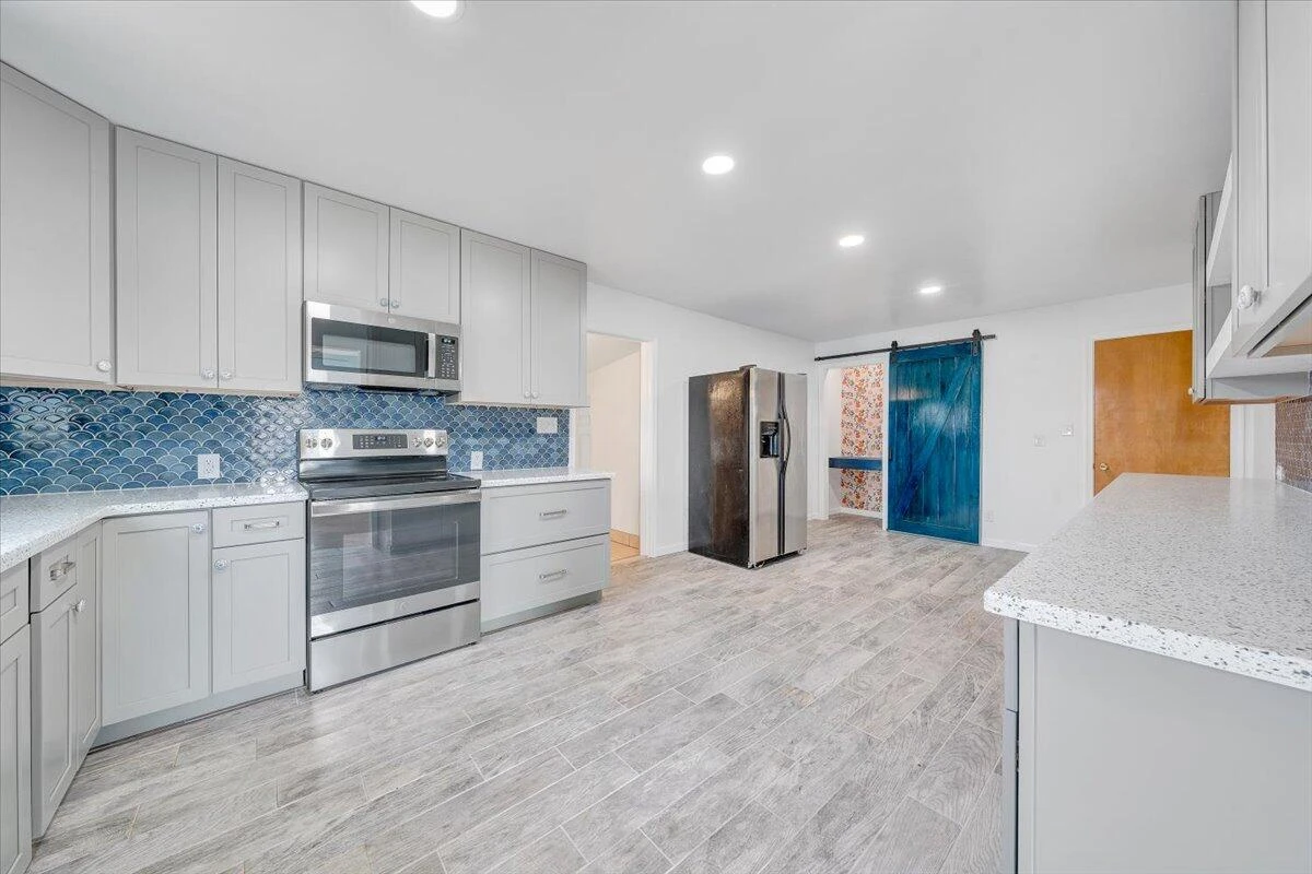 5001 Hildebrand RD - Photo 17