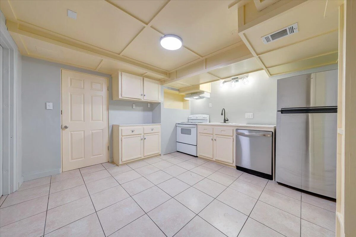 5001 Hildebrand RD - Photo 40