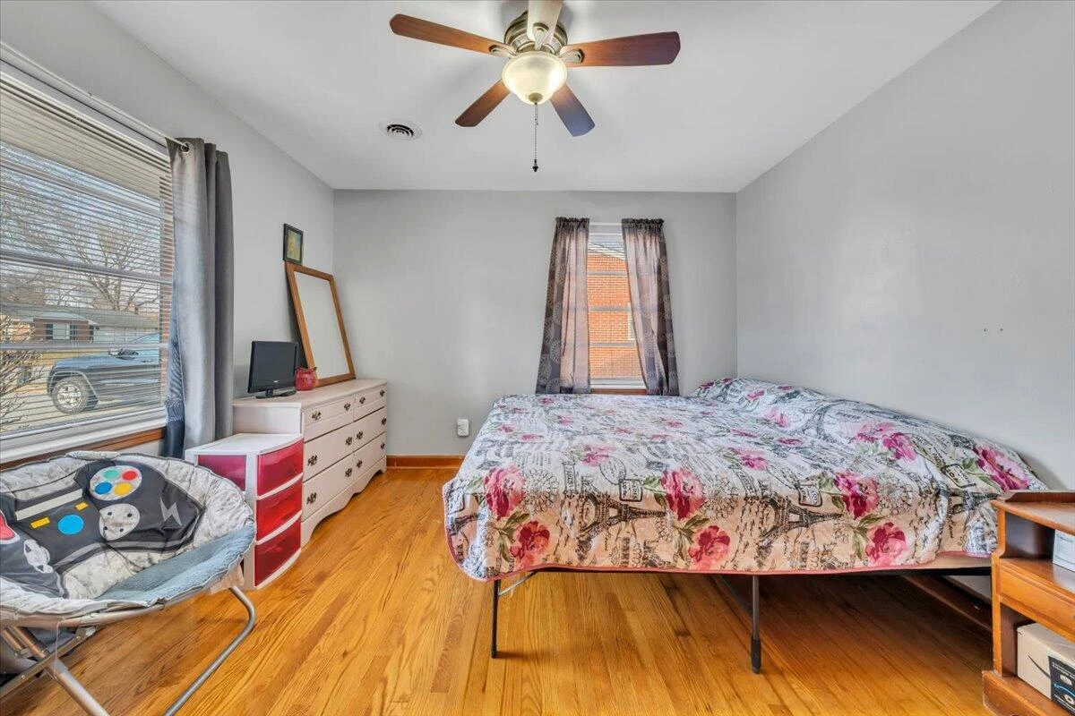 909 Chester AVE - Photo 20