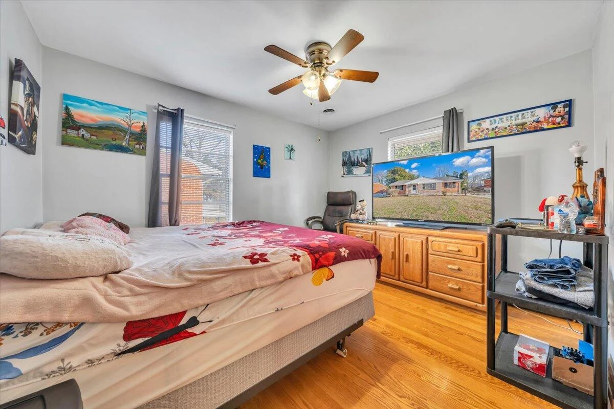 909 Chester AVE - Photo 24