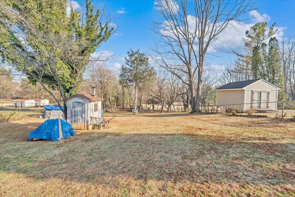909 Chester AVE - Photo 36