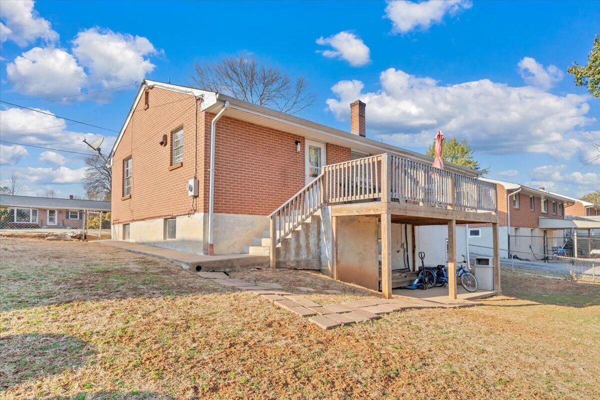 909 Chester AVE - Photo 37