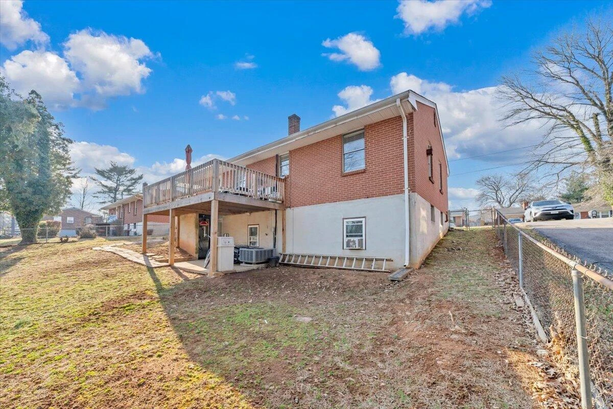 909 Chester AVE - Photo 41