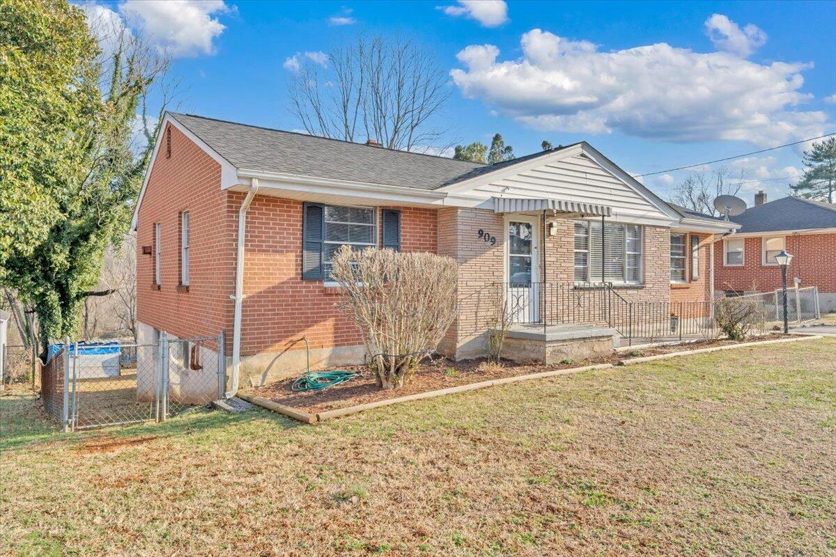909 Chester AVE - Photo 42