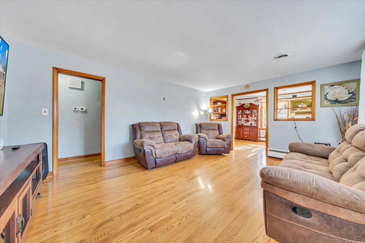 909 Chester AVE - Photo 7