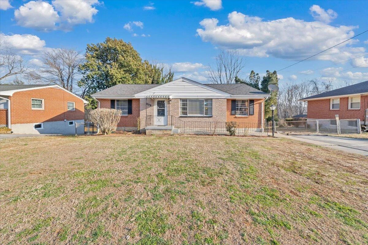 909 Chester AVE - Photo 45