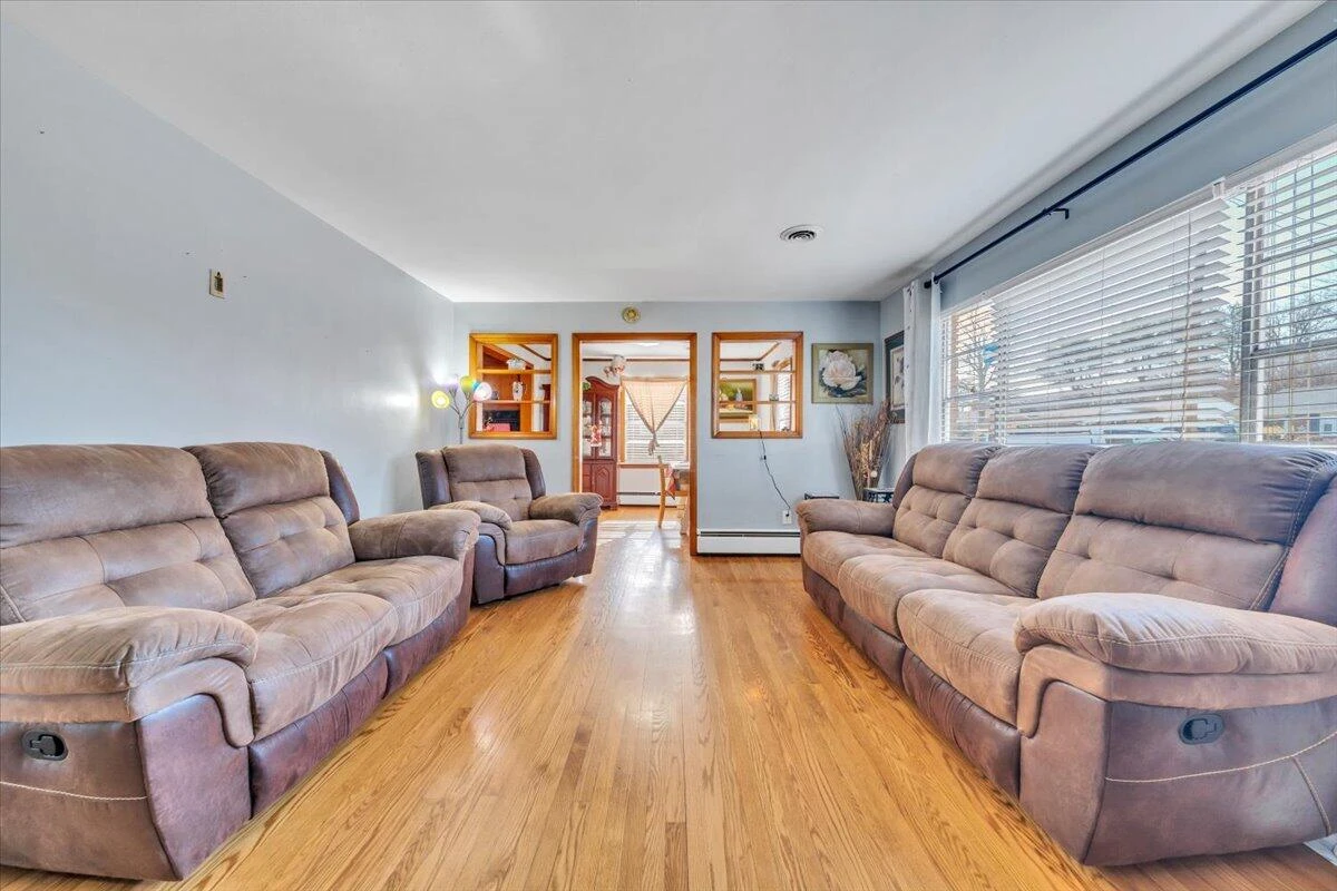 909 Chester AVE - Photo 8