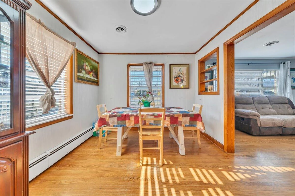 909 Chester AVE - Photo 12