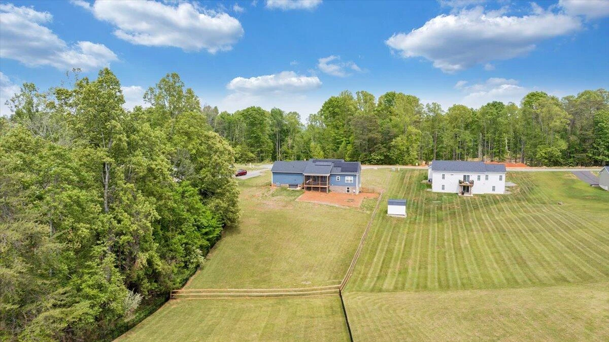131 Belvior CIR - Photo 36