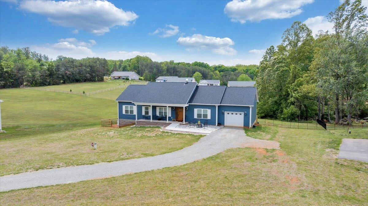 131 Belvior CIR - Photo 37