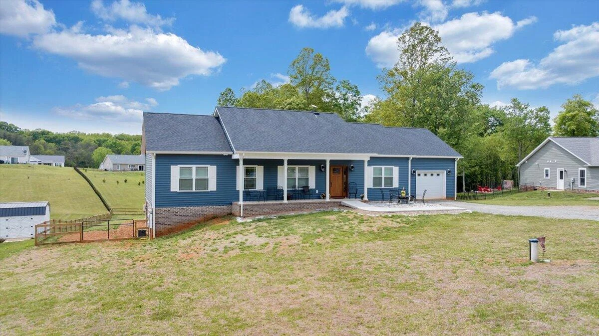 131 Belvior CIR - Photo 40